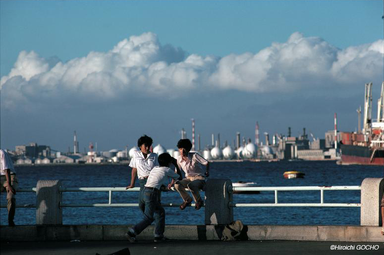 Review】「宙吊りの日常へ」ー牛腸茂雄写真展『見慣れた街の中で