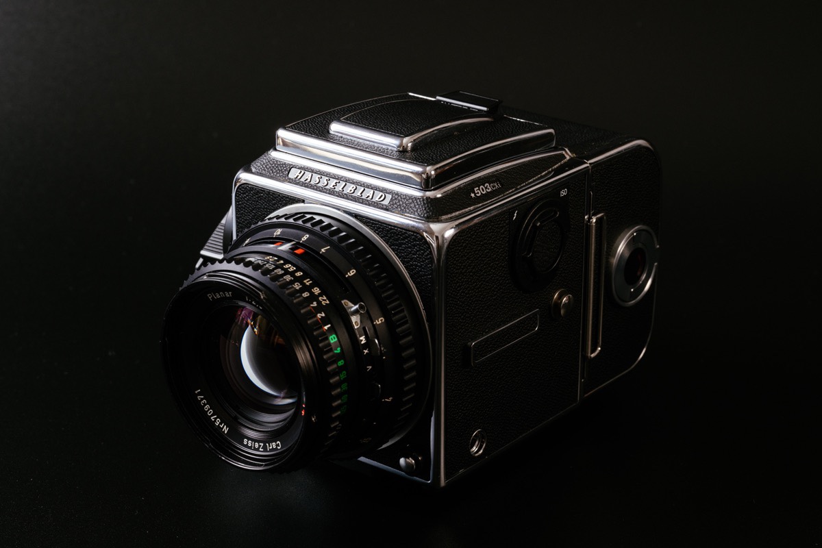 中判フィルムカメラ「Hasselblad 503CXi」を購入しました。