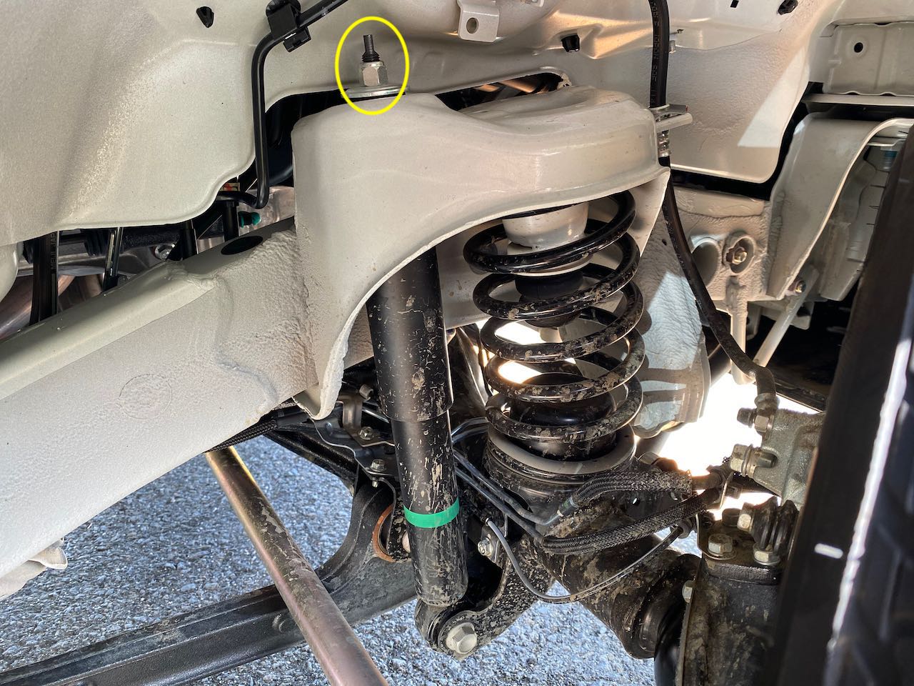 足回り復活】JB23ジムニーのショック交換〜JB64/JB74のショック流用で