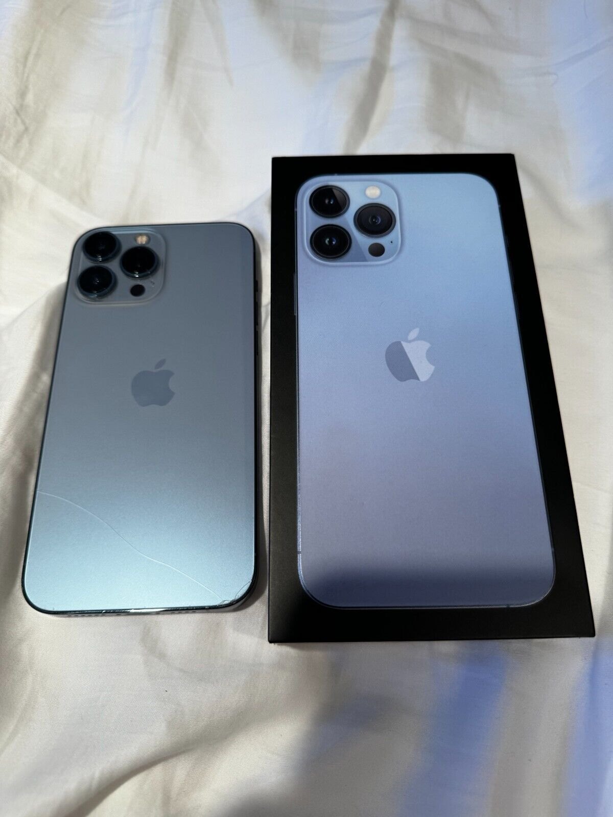 Silver Apple Iphone 13 Pro Max 512gb at ₹ 300000 in Kasganj | ID