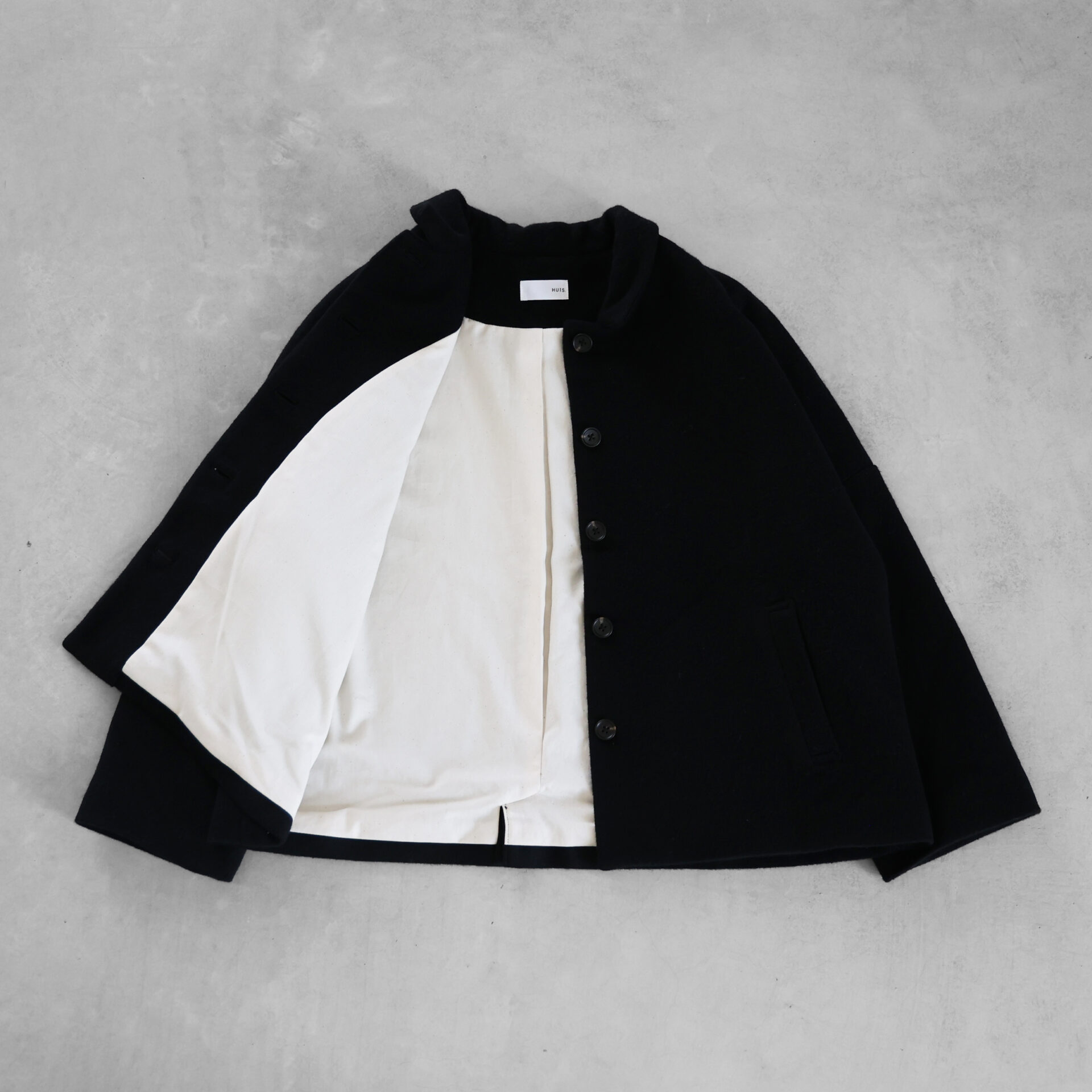 HUIS×尾州”縮絨ウールフランネルワイドショートコート（ライトグレー