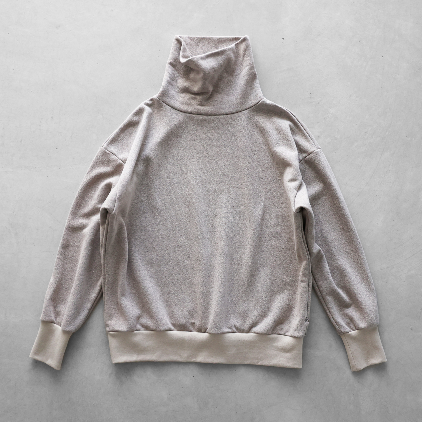 HUIS in house］SUVINスウェットタートルプルオーバー SW203をリリース