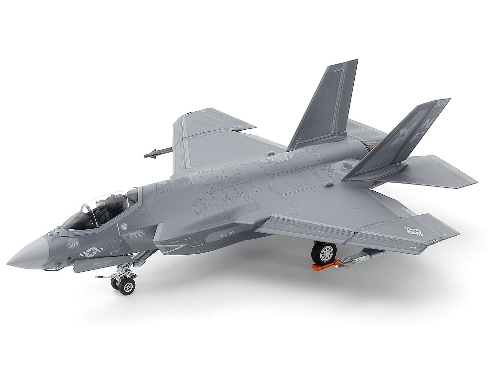 1/72 ロッキード マーチン F-35C ライトニングII: スケールモデル