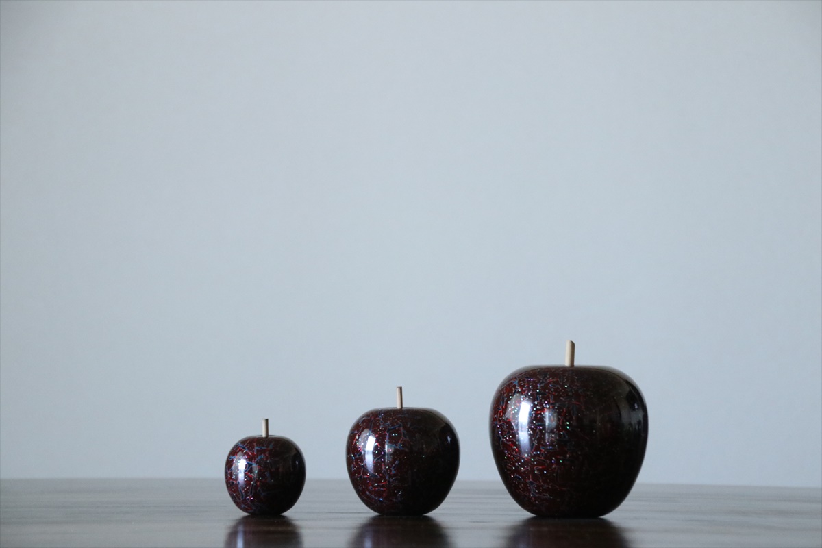 りんごオブジェ】星海 線 透赤 | 津軽塗たなか オンラインストア