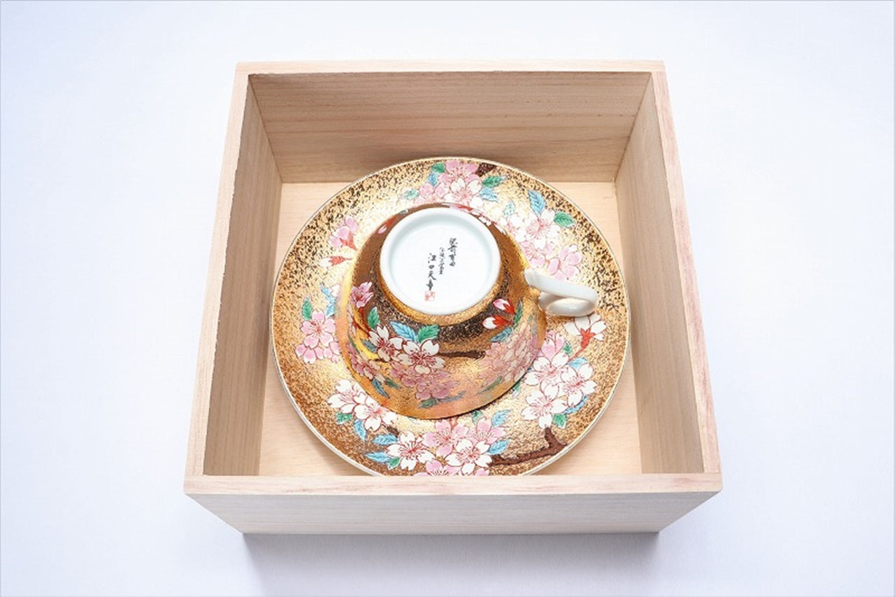 カフェ用品 「コーヒー碗 金彩 桜 木箱付」 金龍窯 江口天童 有田焼
