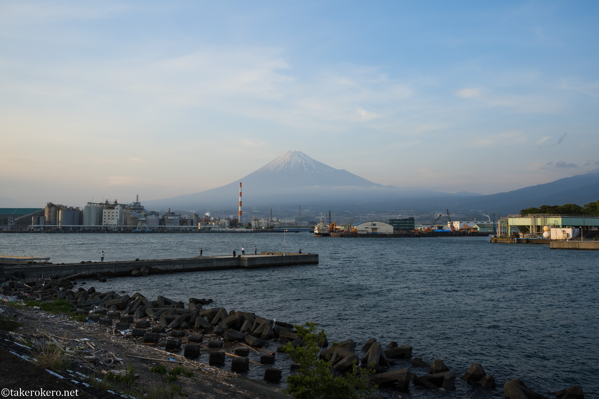 Nikon Z5II で「ふじのくに田子の浦みなと公園」から富士山夜景撮影