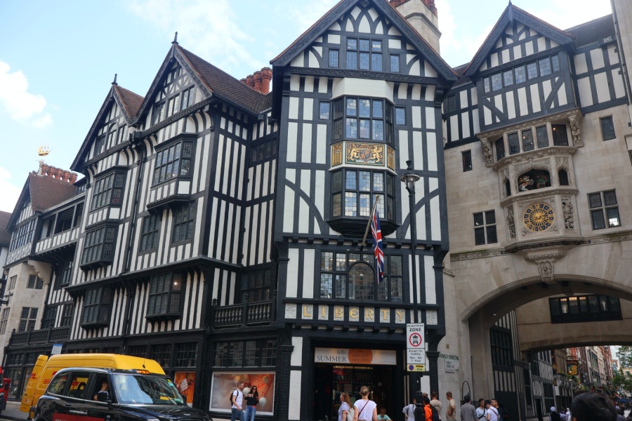 ロンドンデパート『リバティ』で買ったラグマット リバティ ロンドン