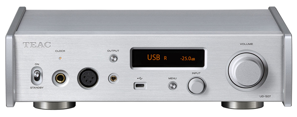 新開発の自社製ディスクリートDAC「TRDD 5」搭載、DAC/プリアンプ