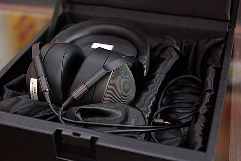 レビュー】未体験の感動ヘッドホン『MDR-Z1R』開梱レポート - ソニーの