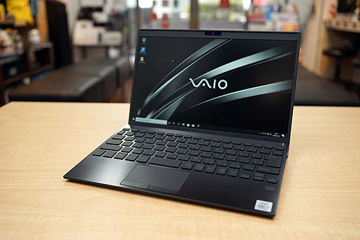 第10世代Coreプロセッサー搭載＆2TB SSD、隠し刻印キーボード装備の