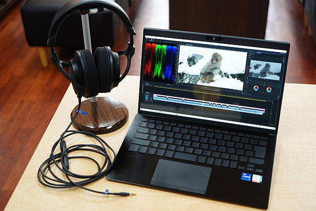 超高音質 背面開放型モニターヘッドホン『MDR-MV1』がソニーストアから