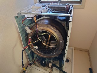 パナソニック、ドラム式洗濯機(NA-LX113A)、川崎市多摩区で異物落下