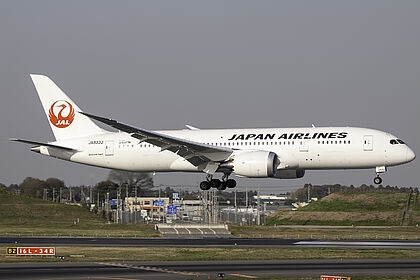 JA833J Japan Airlines Boeing 787-8 Dreamliner | Planespotters.net