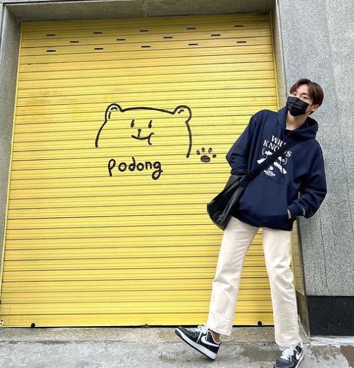 SEVENTEENスングァンがインスタ写真で着用していたパーカー | TK-TOWN