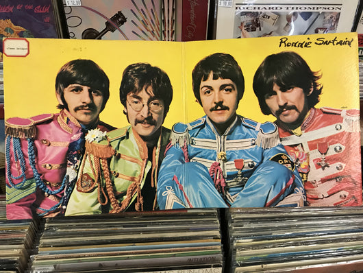 The Beatles- SGT. Pepper's Lonely Hearts Club Band LP – Guitar