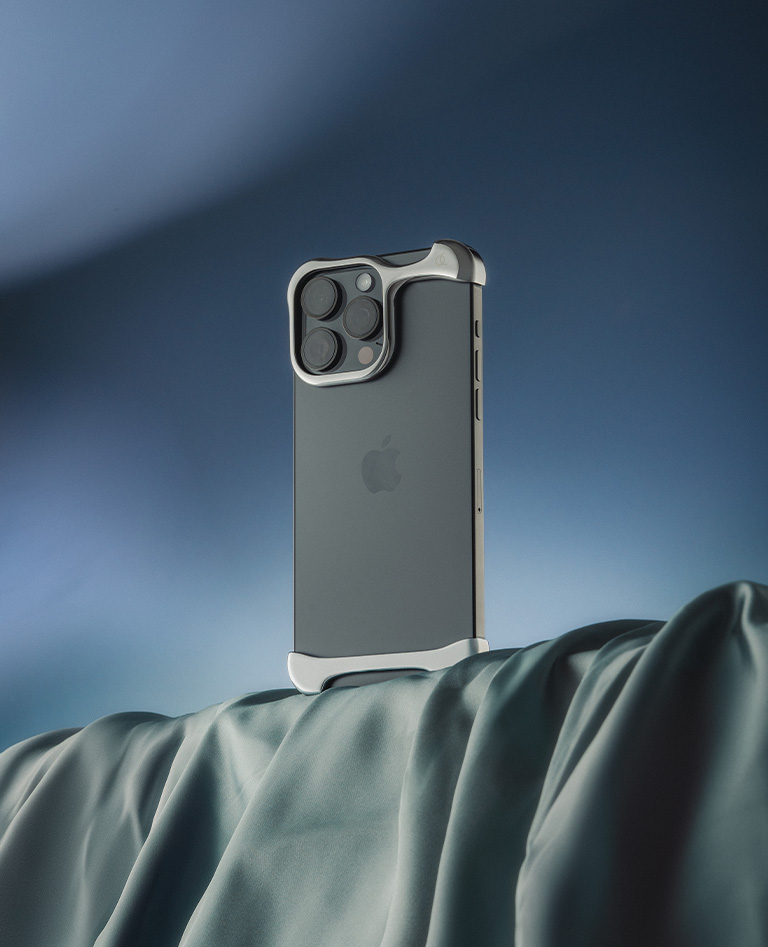 Arc Pulse iPhone 16 Pro Maxケース ミラーシルバー - ARC | THÉM