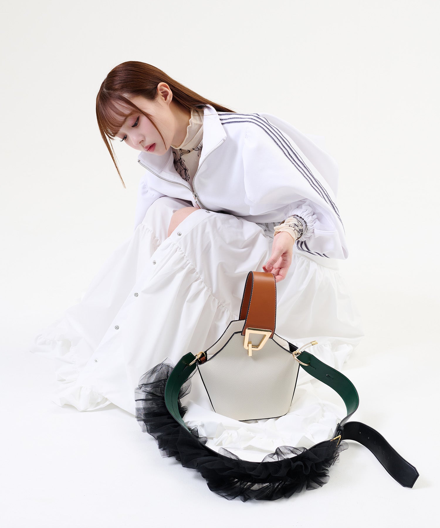 シアーフリルストラップ