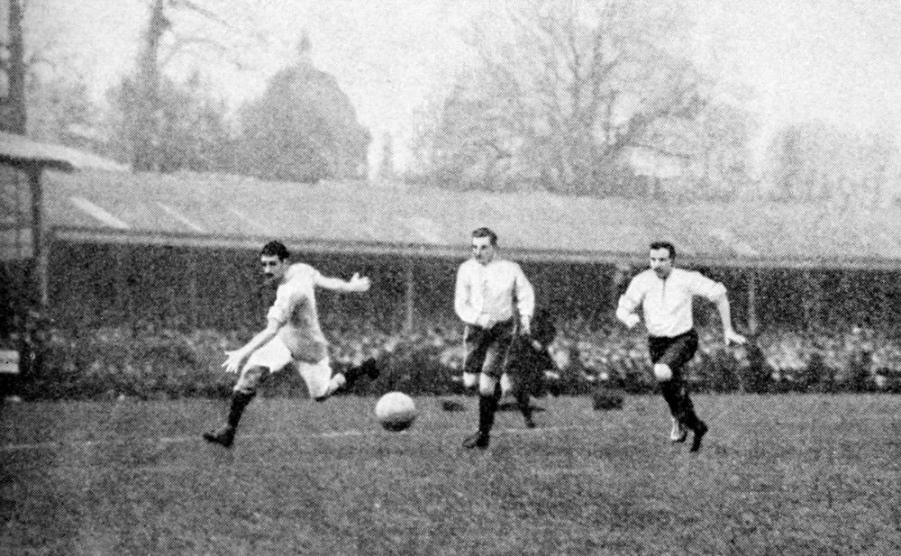 フットボールの進化: 数十年にわたるフットボールの変化 - PFSA