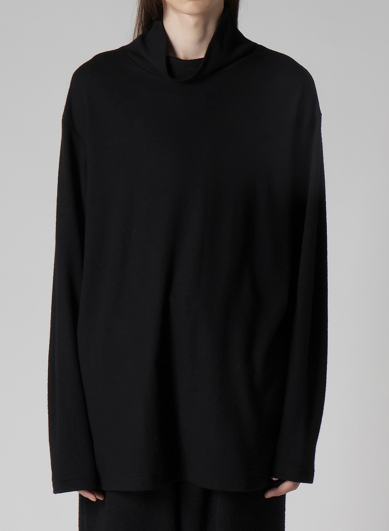 SUPER 120 WOOL SINGLE JERSEY TURTLE NECK LS TEE(S Black): Yohji
