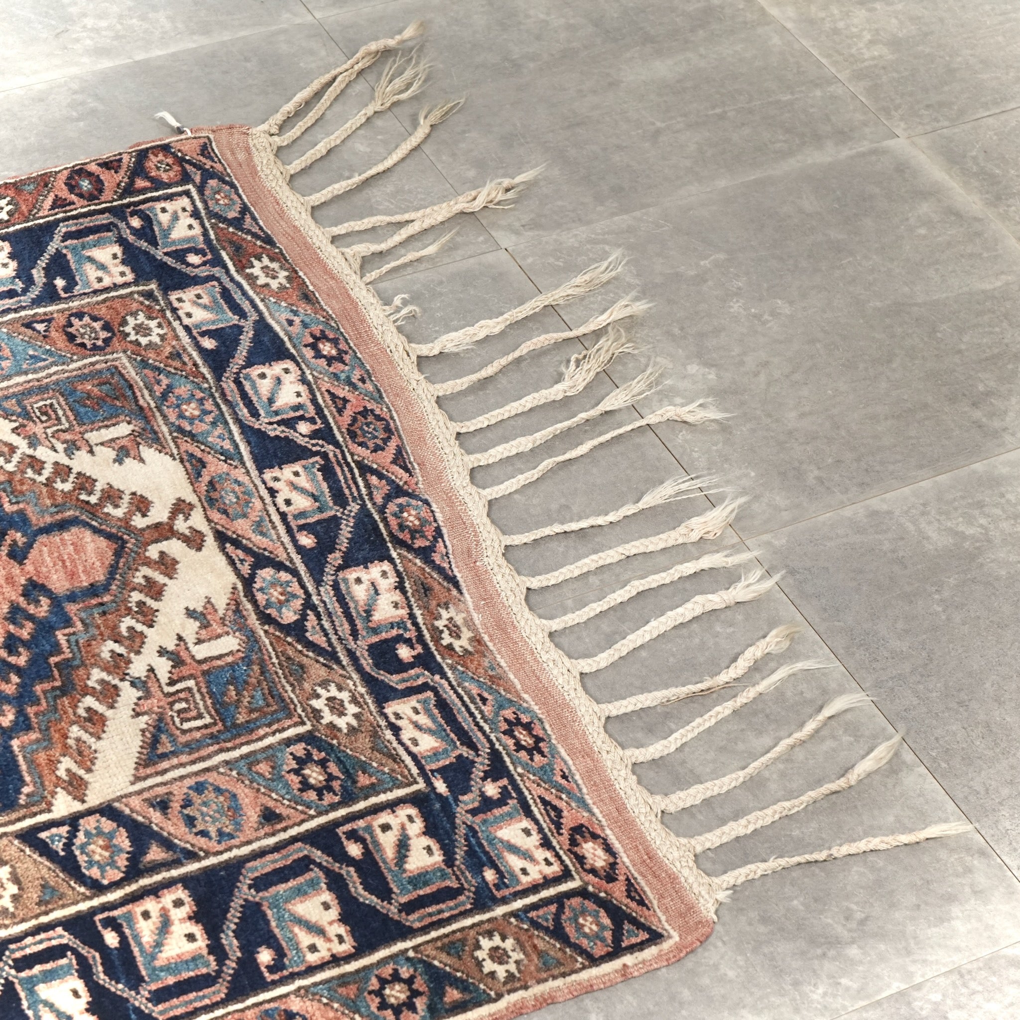 送料無料 ヴィンテージ ラグ(手織り/218cm×111cm) – TIME HYPE