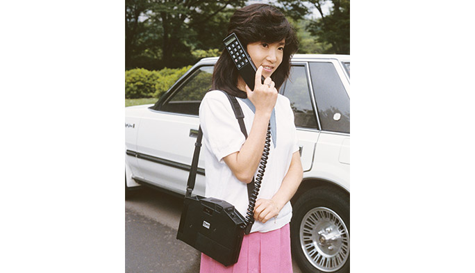 おもいでタイムライン】第9回：1988〜1985年、 “予感”の時代｜KDDI トビラ