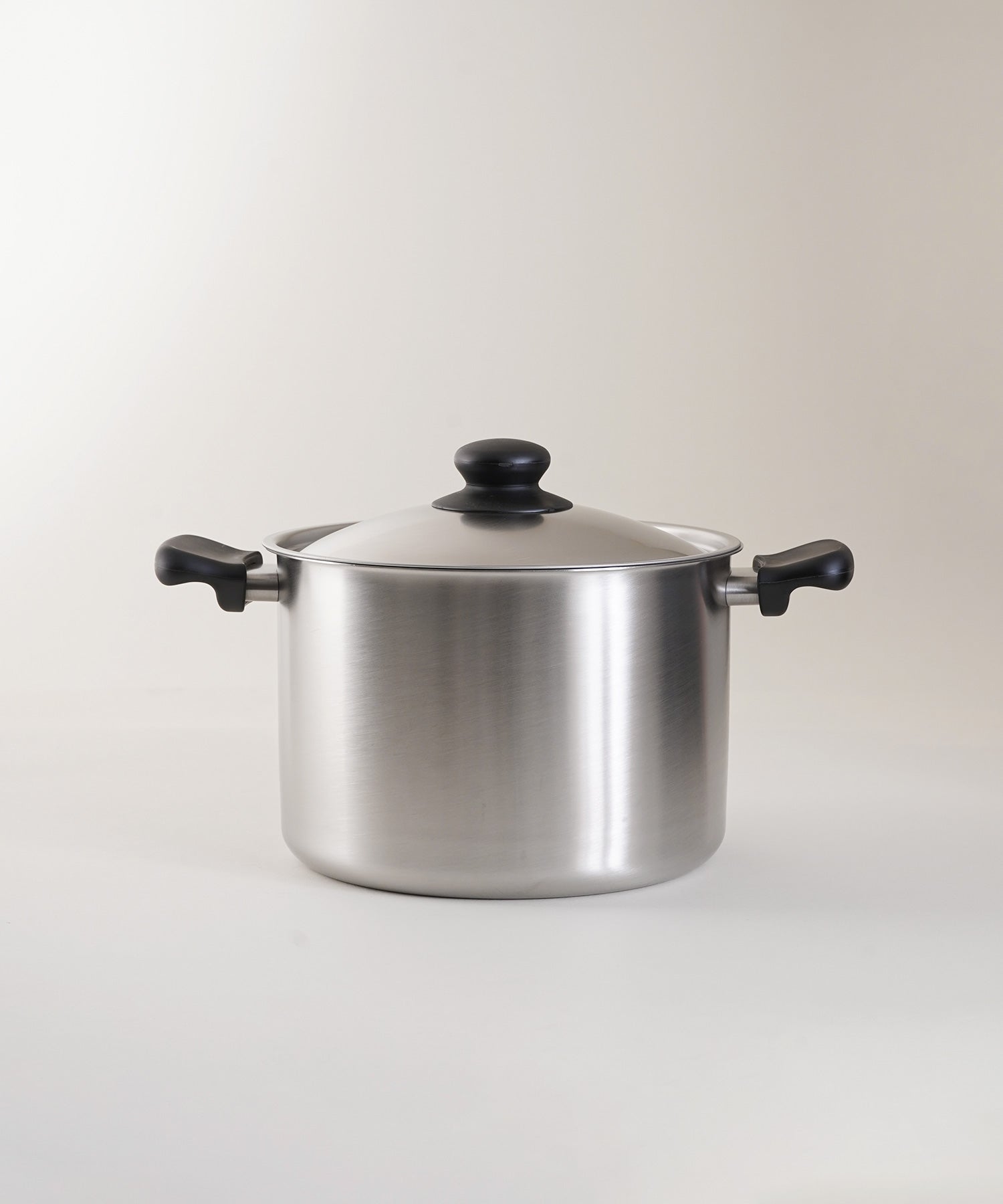 両手深型鍋 22cm – TIMELESS COMFORT