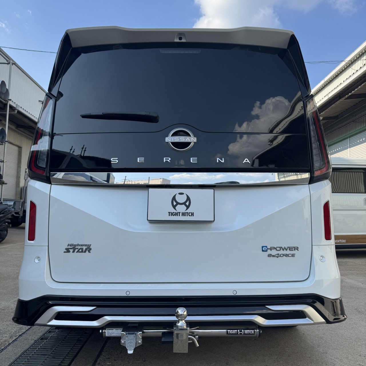 セレナ - タイトジャパン：ヒッチメンバー/カーゴトレーラー/ボート