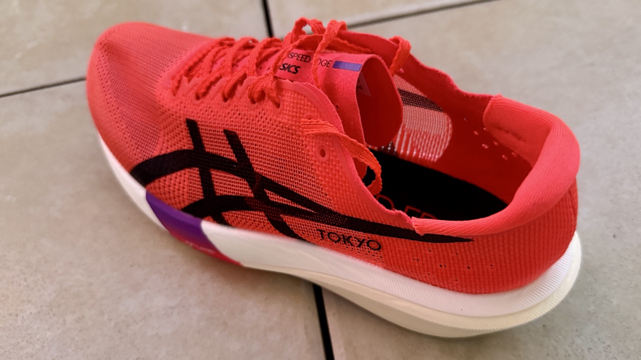 レビュー】Asics メタスピードエッジトーキョー：履きこなすのが難し