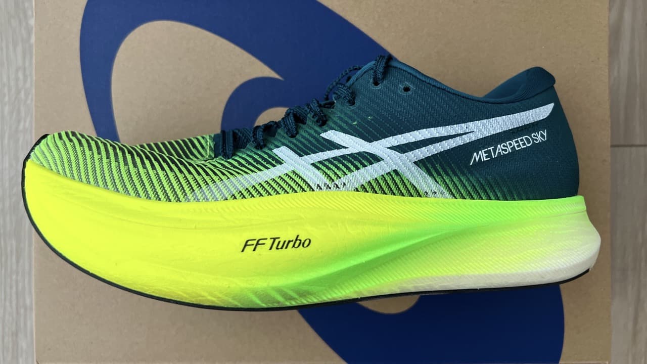 レビュー】Asics メタスピード スカイ プラス（+）｜ともらん！