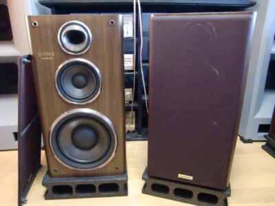 ONKYO D-77FX スーパーハイボリックホーンを搭載したシステムの内部