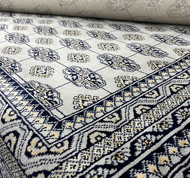 MADE IN トルコ絨毯。3色から選べます。トライバル絨毯の代表的な意匠