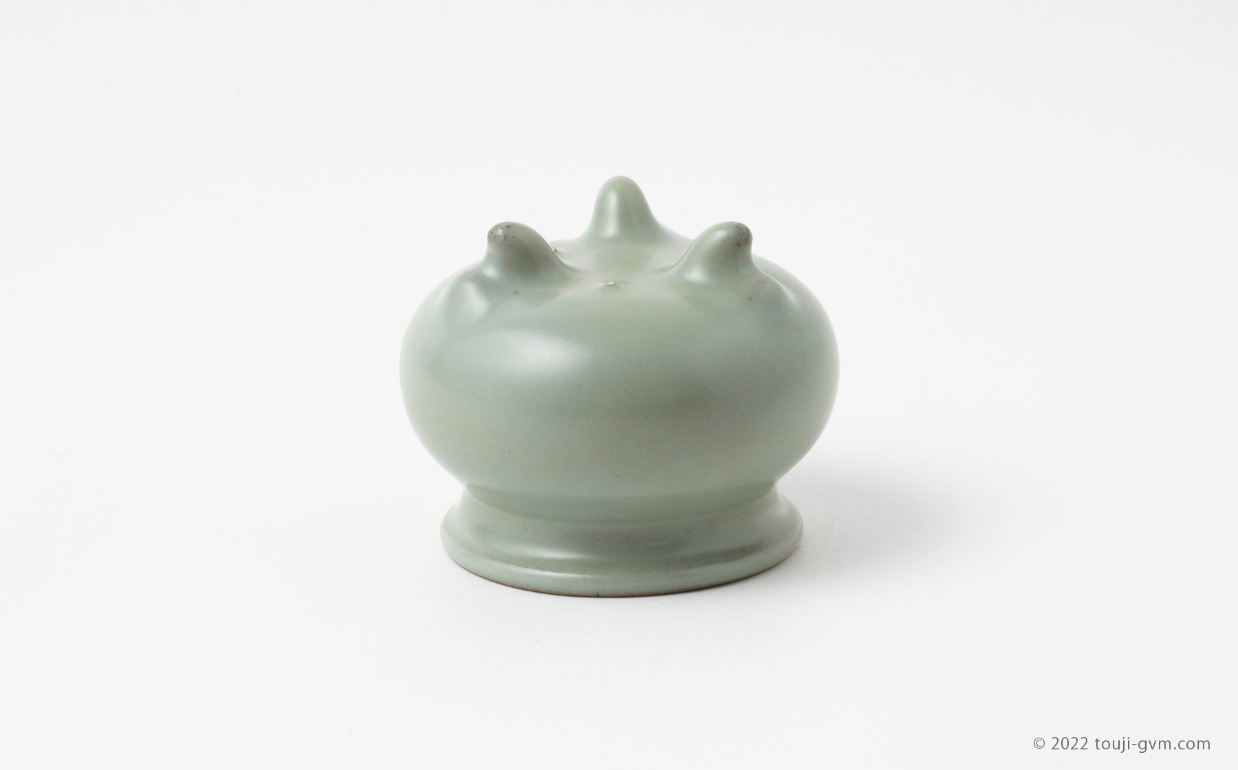 鈞窯 月白釉三足香炉 – Jun ware Censer | 陶磁オンライン美術館ー