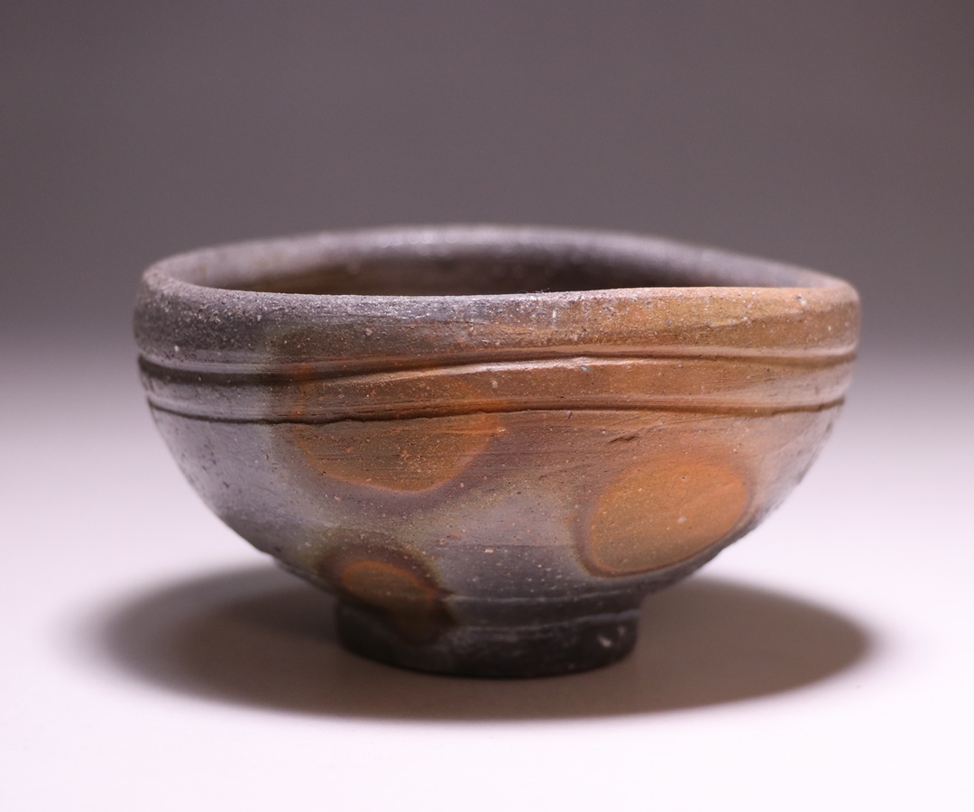 山本 出 作 「備前ブルゴーニュ土緋襷酒呑」 ～備前焼専門卸小売店