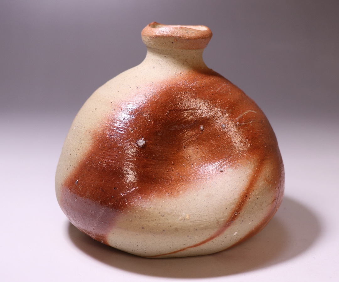 中村和樹 作 「備前火襷徳利」 ～備前焼専門卸小売店 川口陶楽苑～