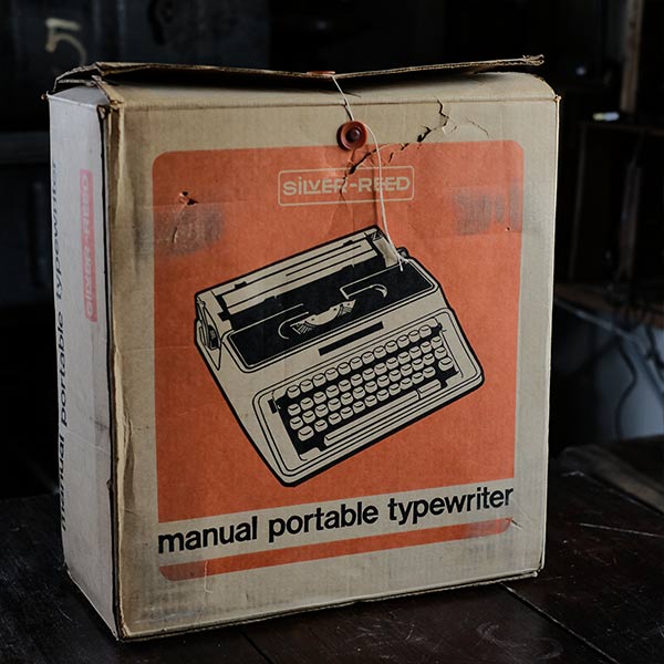 SILVER REED 810 タイプライター – zakka store towi