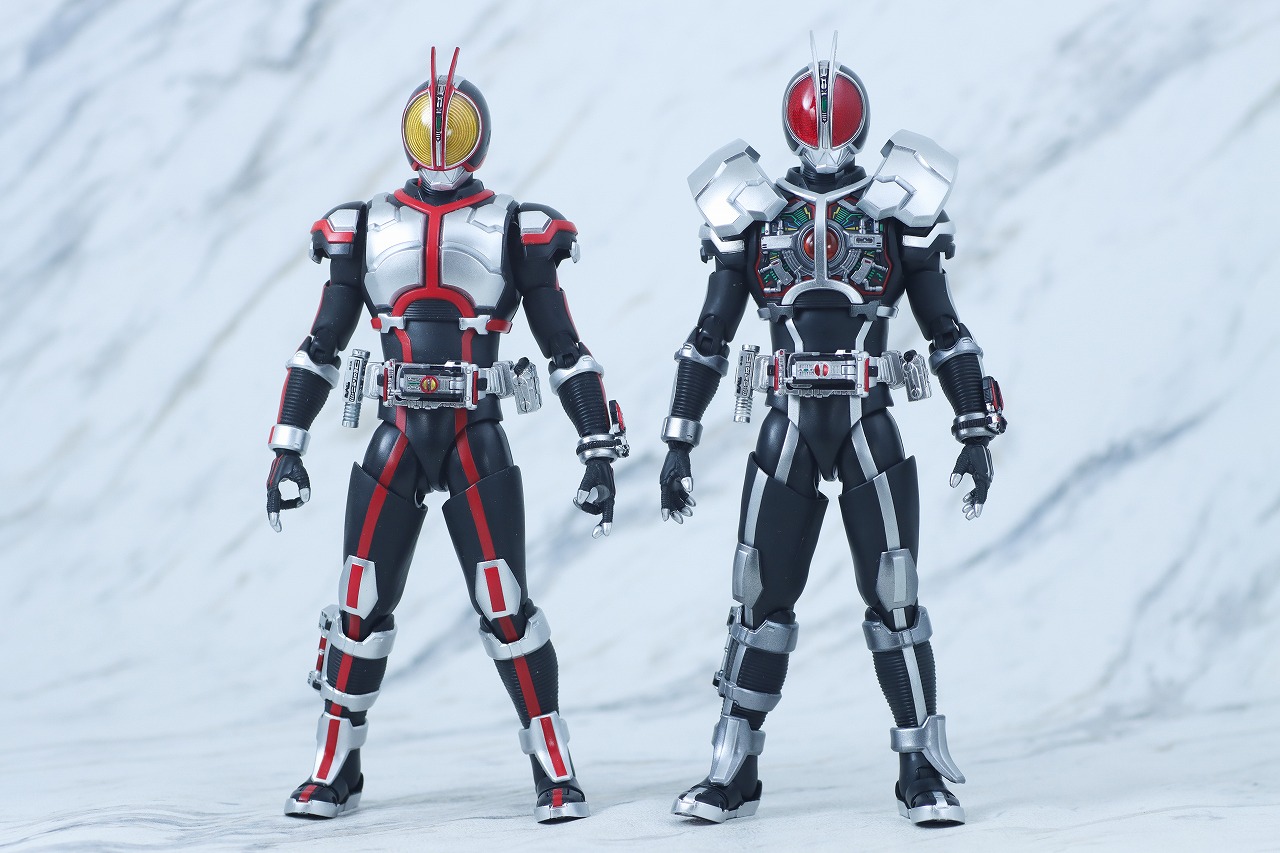 S.H.フィギュアーツ 真骨彫製法 仮面ライダーファイズ アクセル