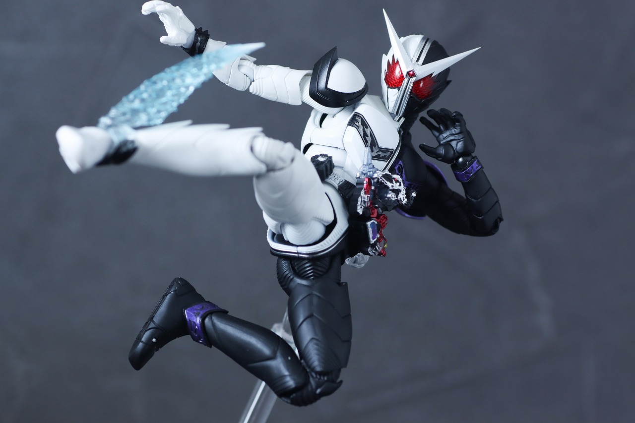 S.H.フィギュアーツ 真骨彫製法 仮面ライダーW ファングジョーカー（風