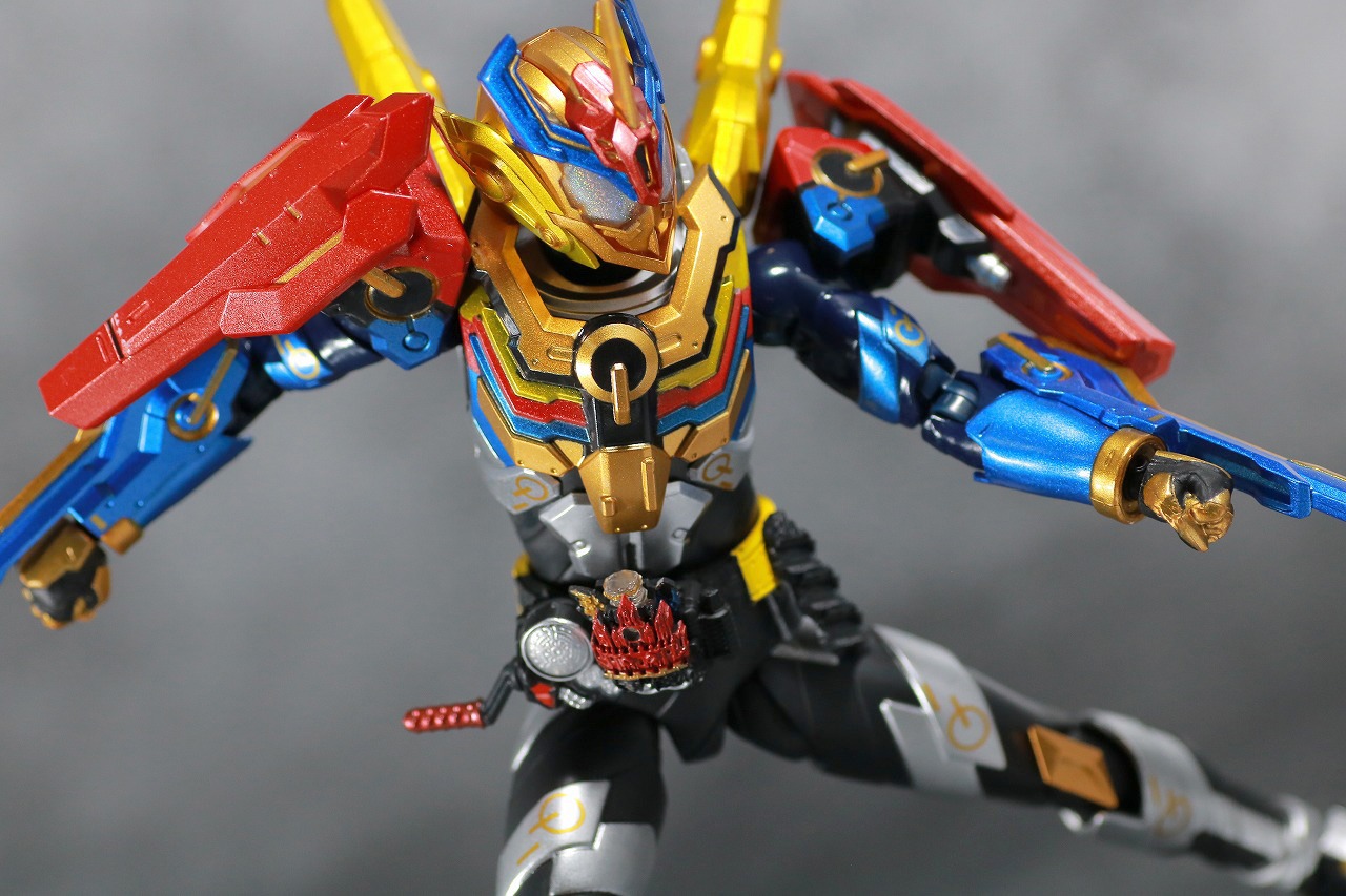 S.H.フィギュアーツ 仮面ライダーグリスパーフェクトキングダム