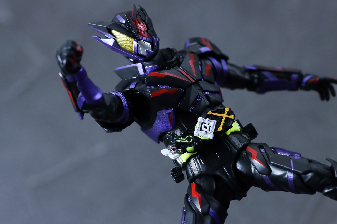 S.H.フィギュアーツ 仮面ライダーゼロワン シャイニングアサルト