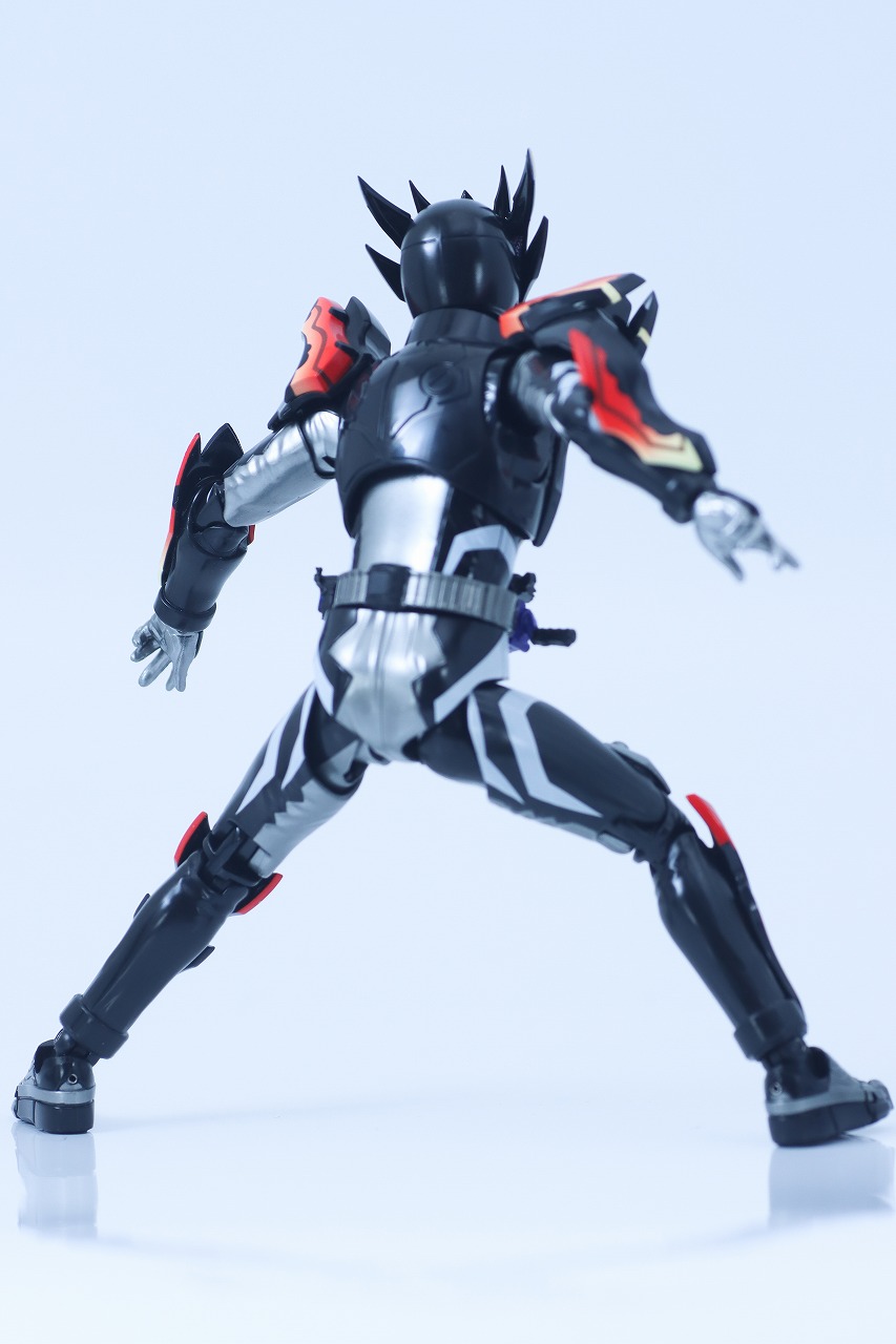 S.H.フィギュアーツ 仮面ライダービターガヴ スパーキングミフォーム