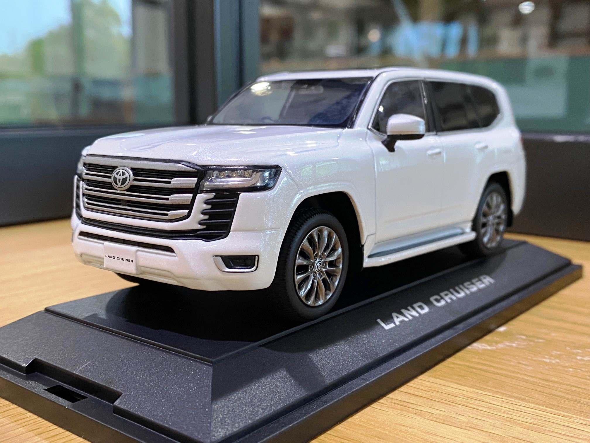 販売終了しました】ランドクルーザー70周年記念グッズ限定販売（①