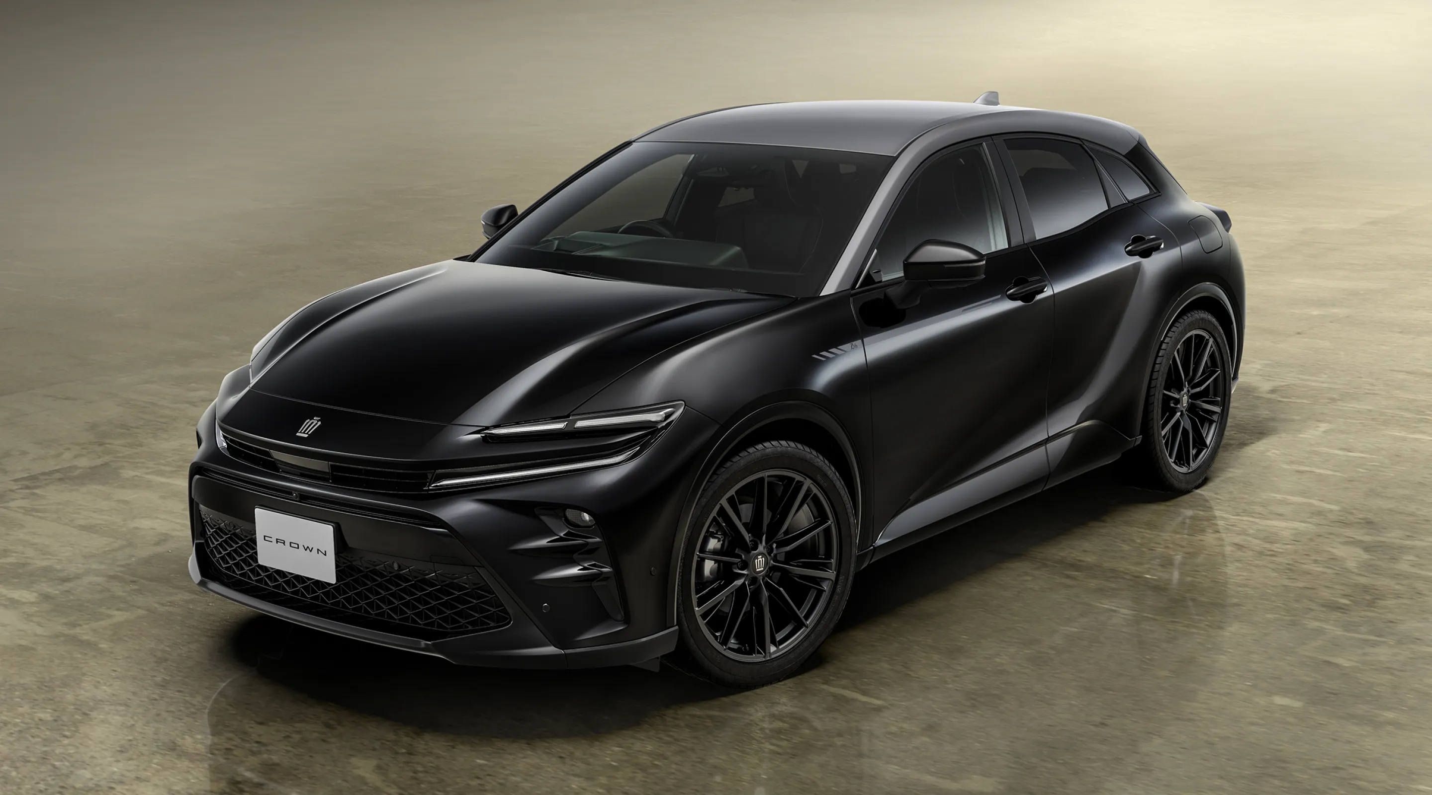 トヨタ クラウン（スポーツ）“ THE 70th” | 特別仕様車 | トヨタ自動車