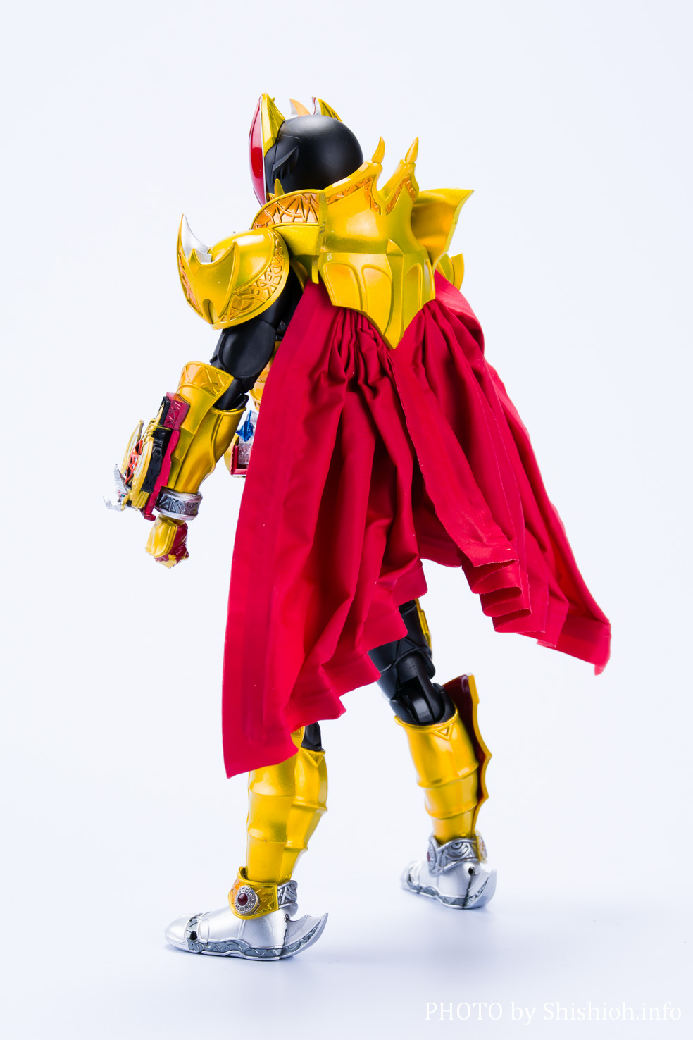 レビュー】S.H.Figuarts（真骨彫製法） 仮面ライダーキバ エンペラー