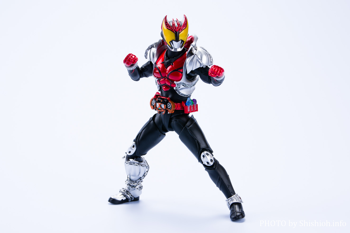 レビュー】S.H.Figuarts（真骨彫製法） 仮面ライダーキバ エンペラー