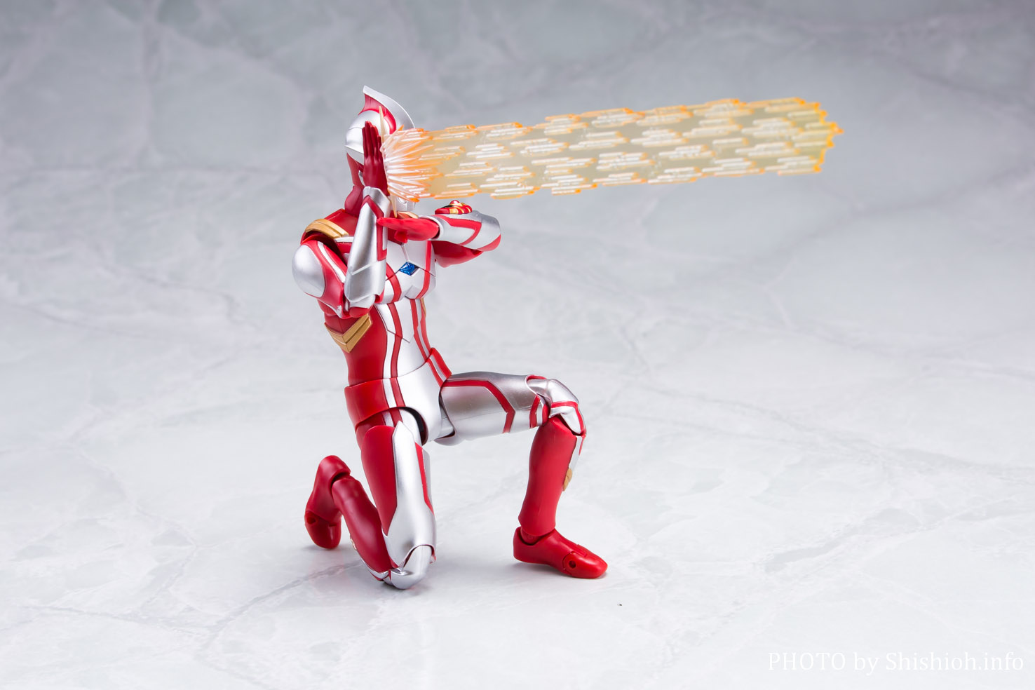 レビュー】S.H.Figuarts(エス.エイチ.フィギュアーツ) ウルトラマン