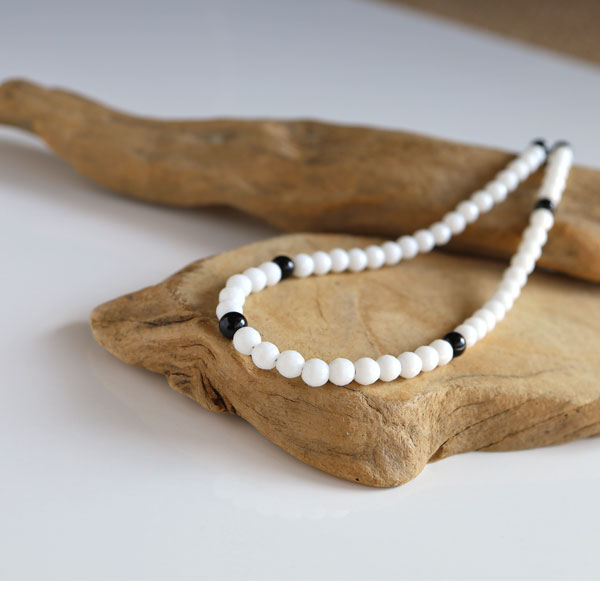 whiteonyxnecklace8.jpg