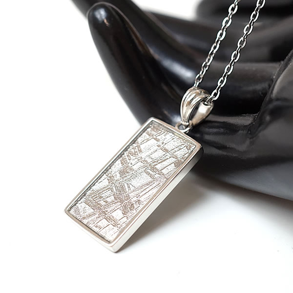 楽天市場】メテオライト ギベオン隕石 スクエア ペンダント ネックレス