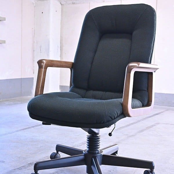 楽天市場】カリモク「XS09」キャスターチェア ブナ材 肘付き デスク