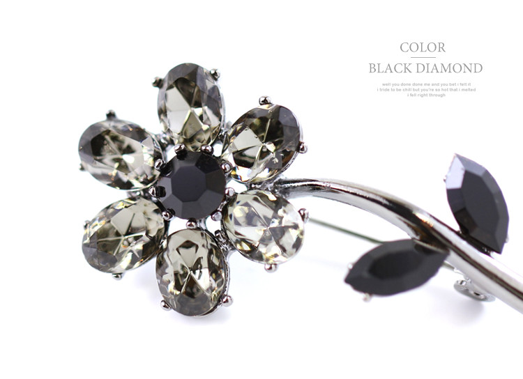 楽天市場】【クーポンで全品半額】ブローチ スワロフスキーブローチ