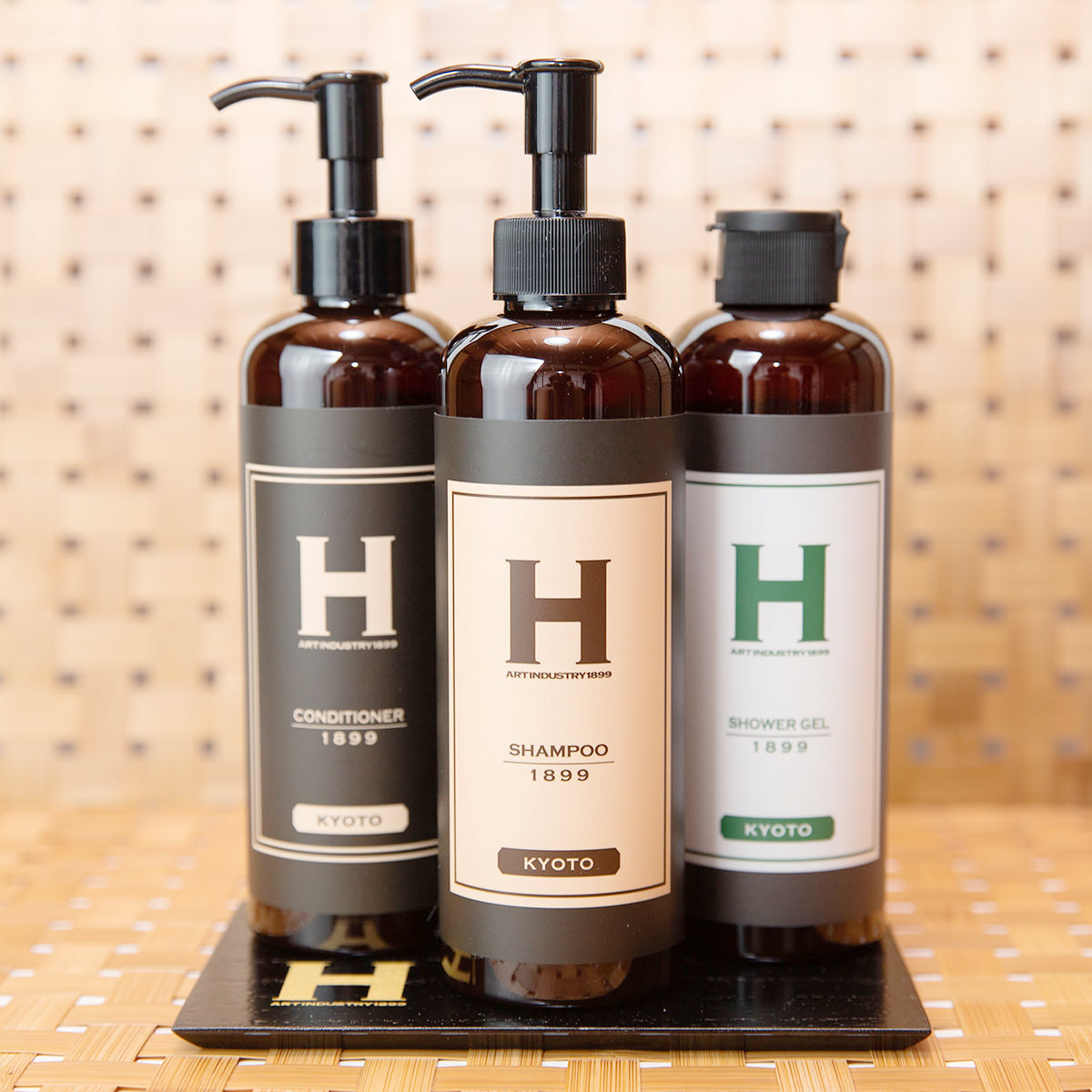 フォーデイズ ヘアシャンプー ＆コンディショナー＆ボディソープ